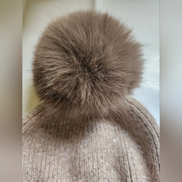 Cozy Tan Alpaca Wool Blend Knit Toque Beanie with Pom-Pom - Picture 3 of 6